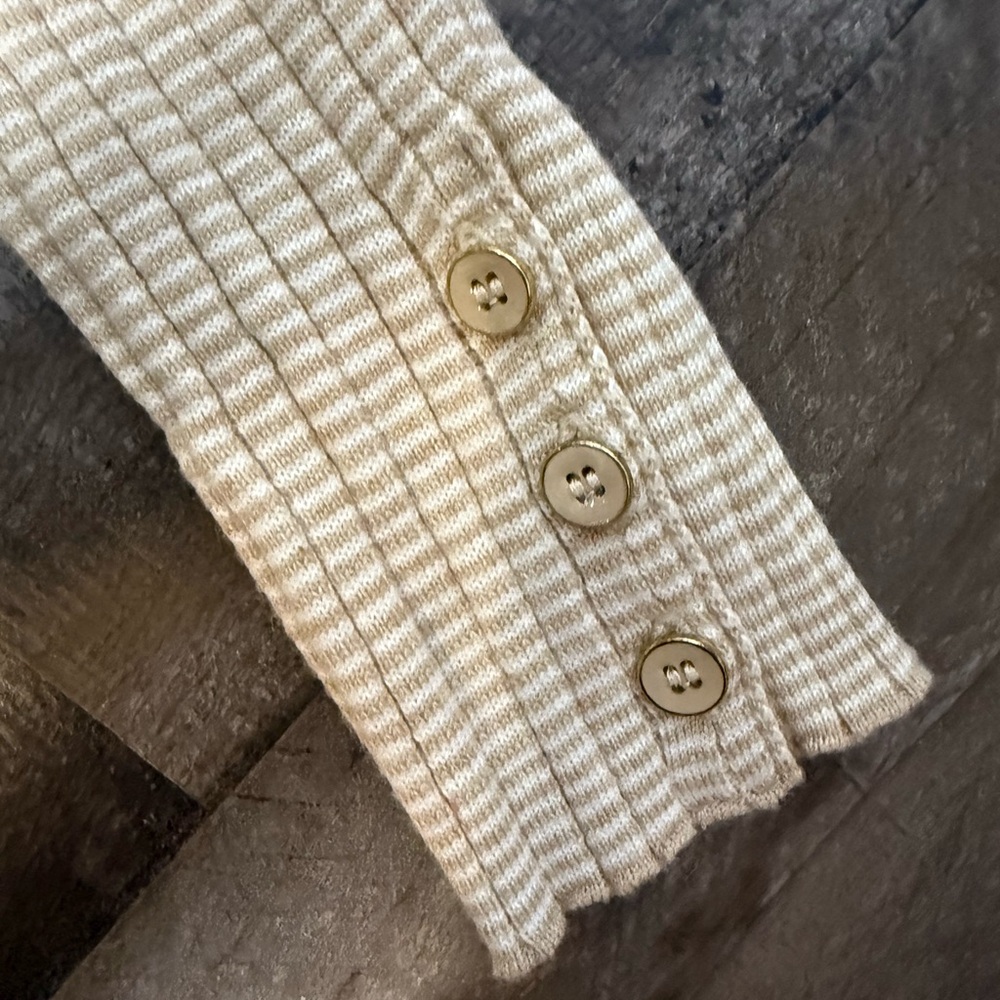 J. McLaughlin Button‎ Sleeve Top- Small - Picture 6 of 8